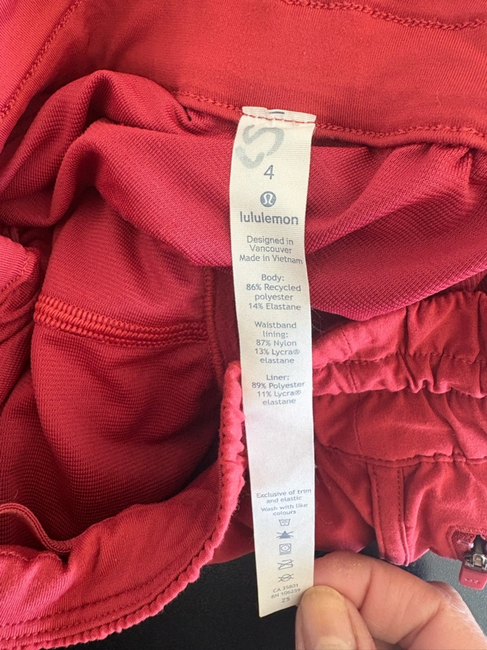 lululemon athletica hotty hot low rise Running Shorts 4 - Picture 4 of 4